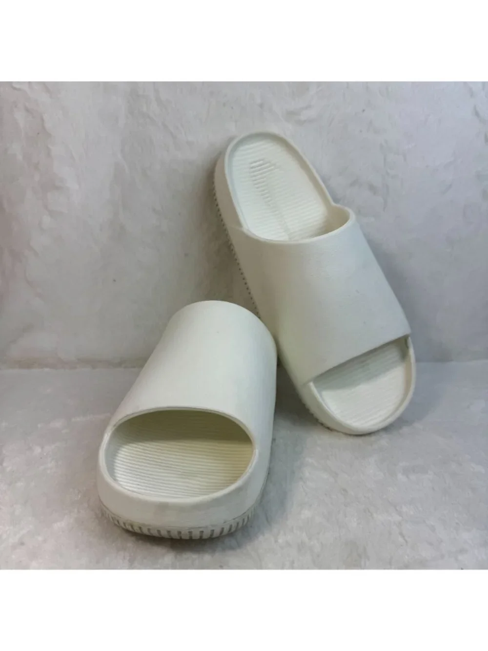 Nike Women's Slip On Calm Slides Open Toe Sandals M8/W9 Lightweight Rubber Sole